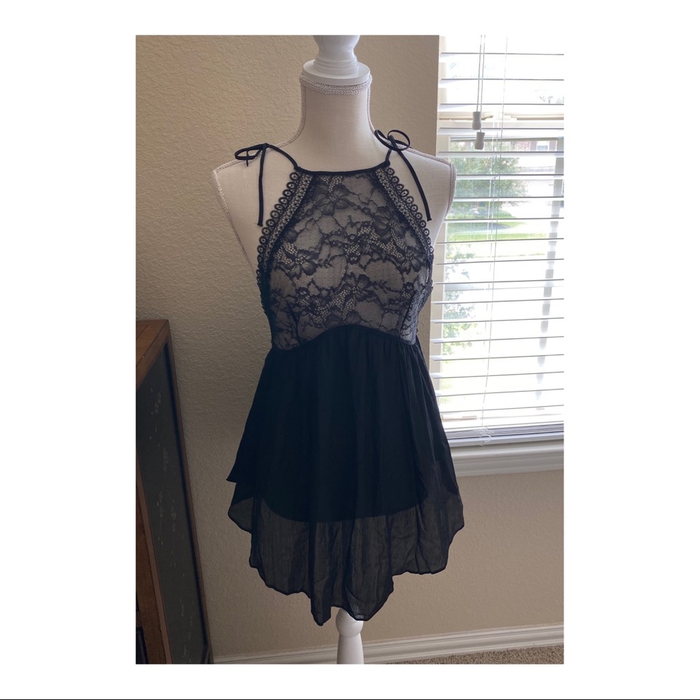 NWOT Victoria’s Secret Lace High-neck Babydoll